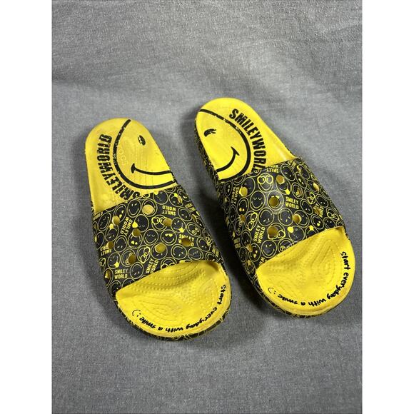 CROCS CLASSIC Black Yellow SMILEY WORLD w/ Jibbitz Men’s 11 Slide Sandal - Picture 1 of 8